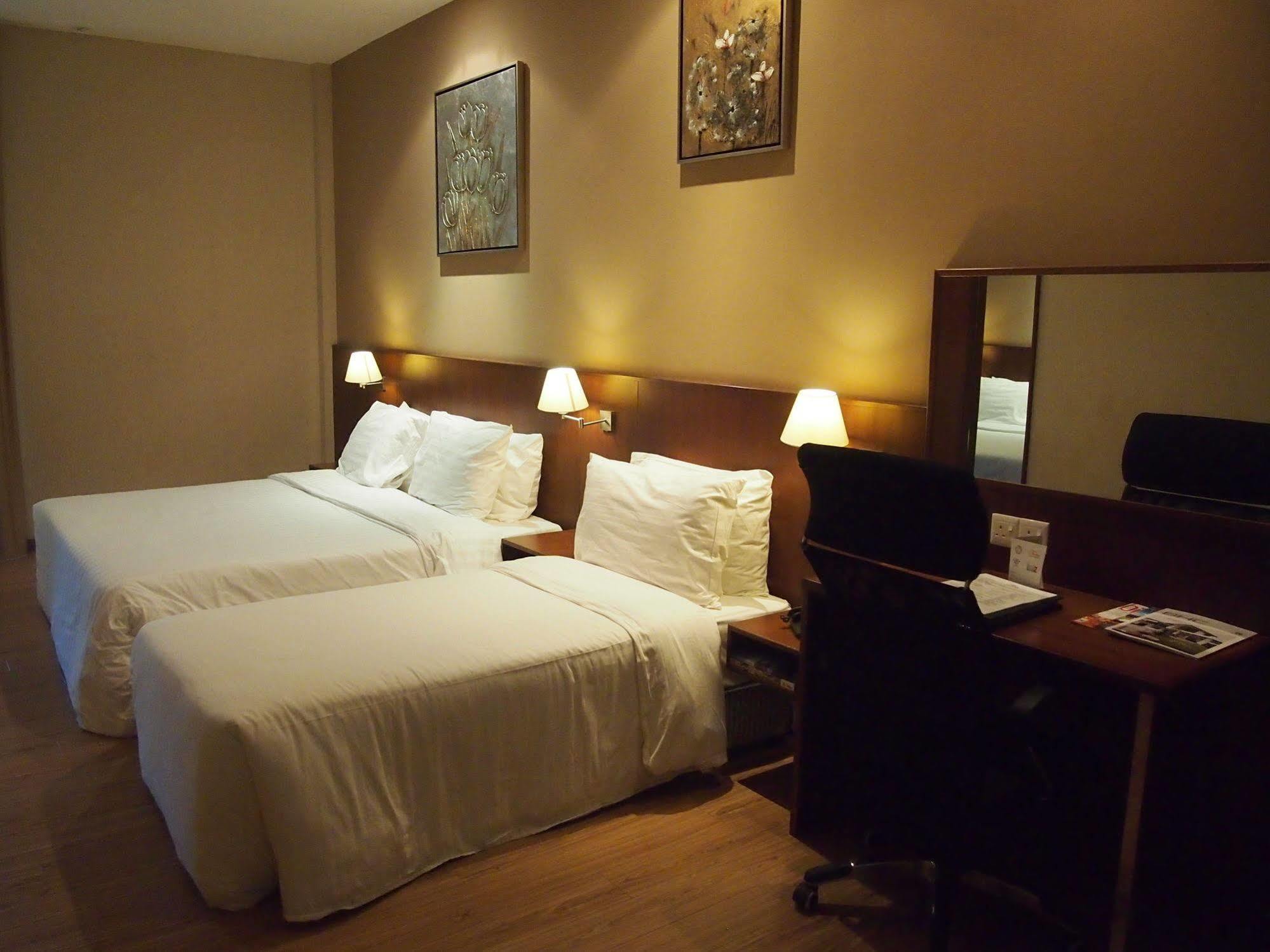Swiss Hotel Apartment Kuala Belait Eksteriør bilde